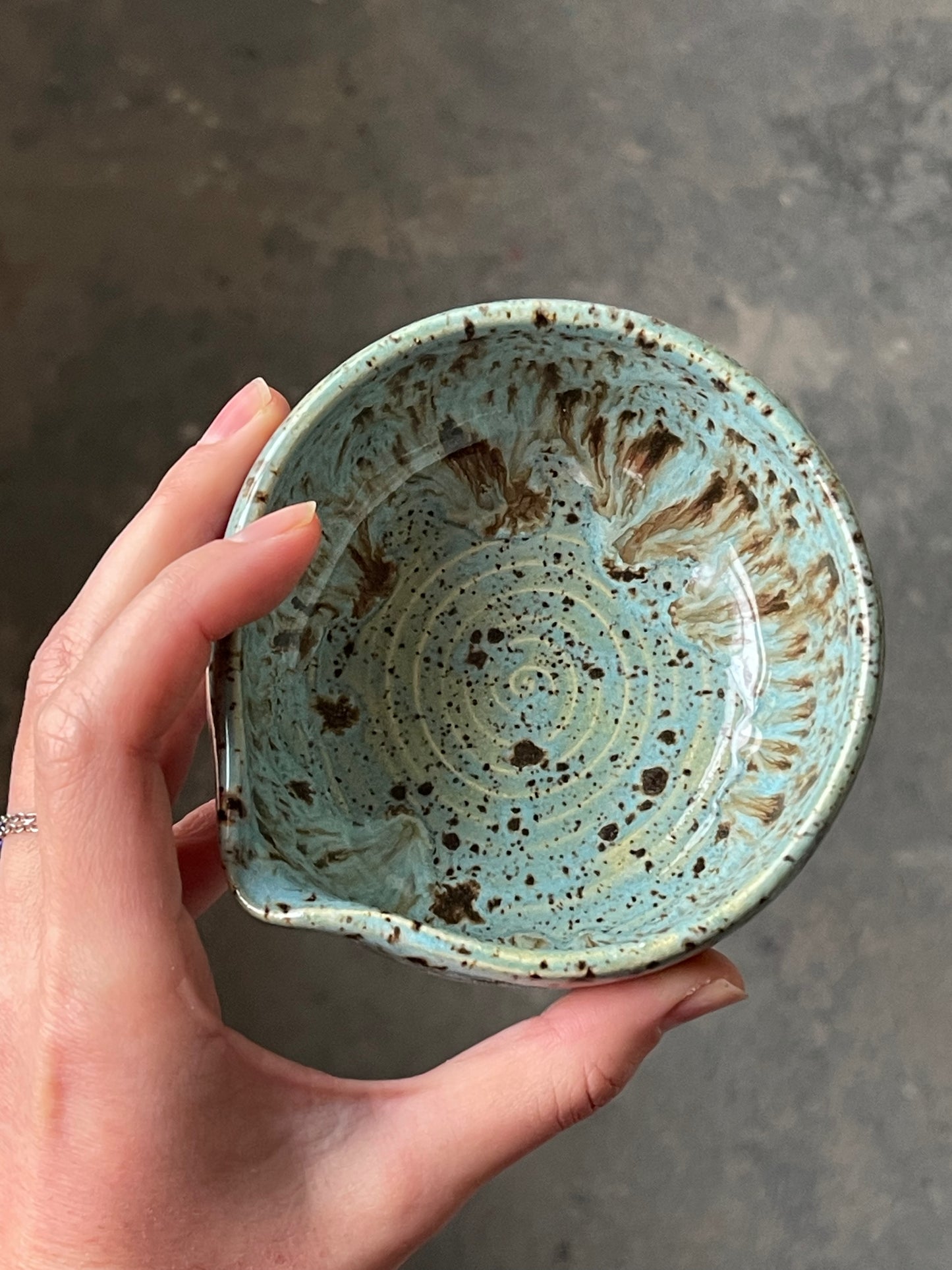 Bol à matcha turquoise et brun
