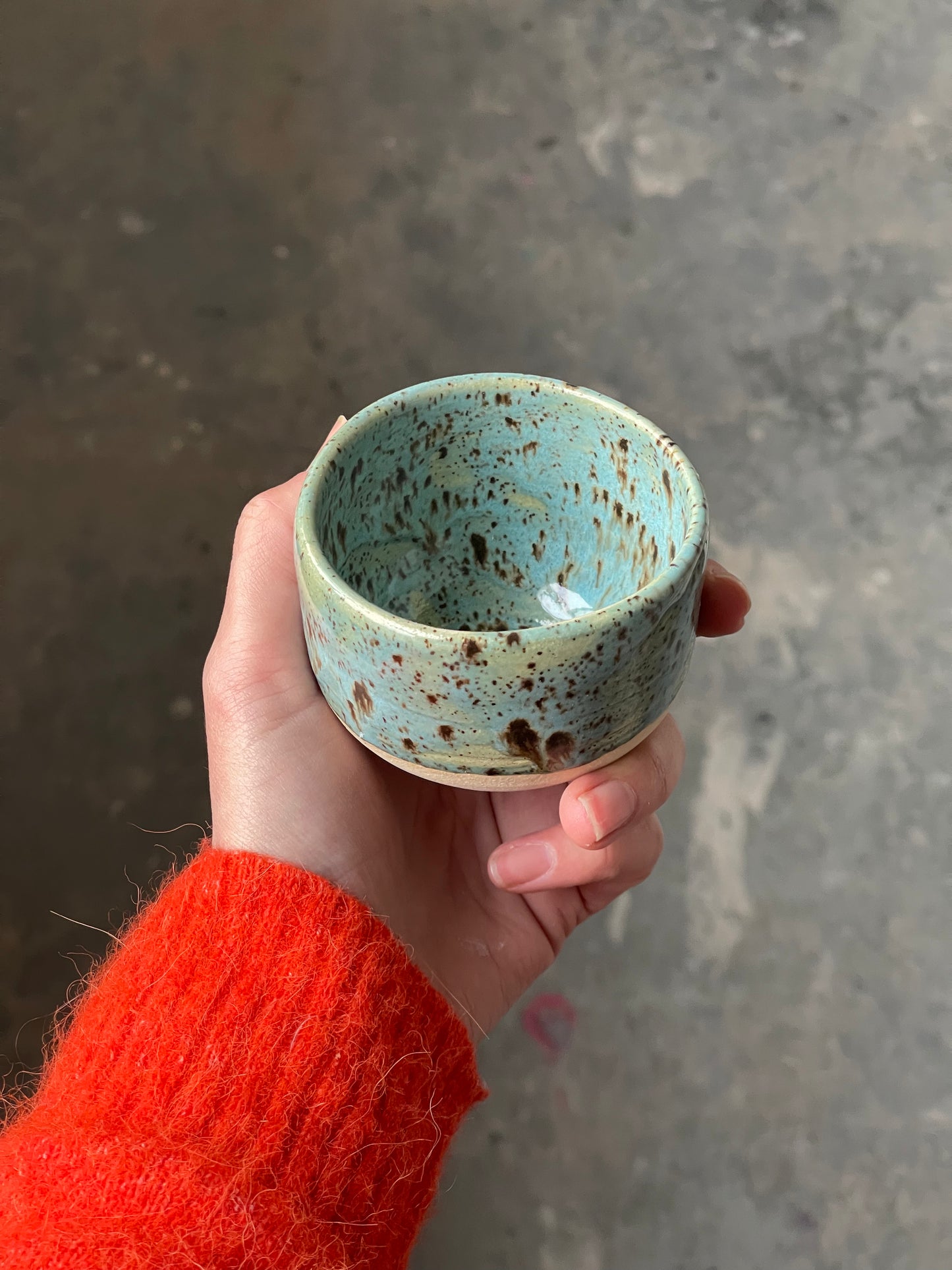 Petite tasse turquoise et brun