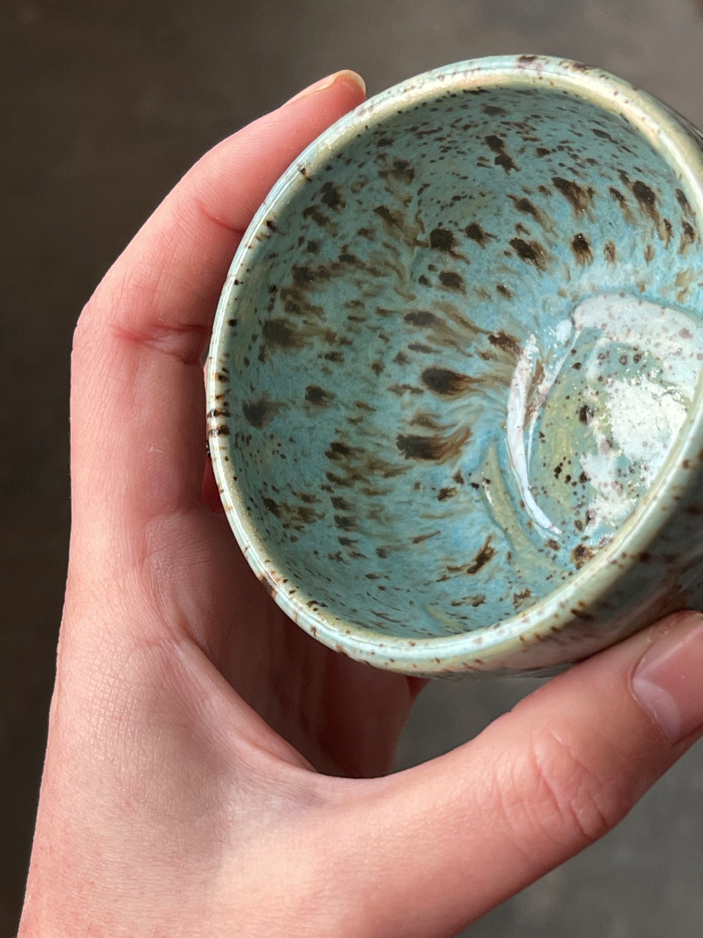 Petite tasse turquoise et brun