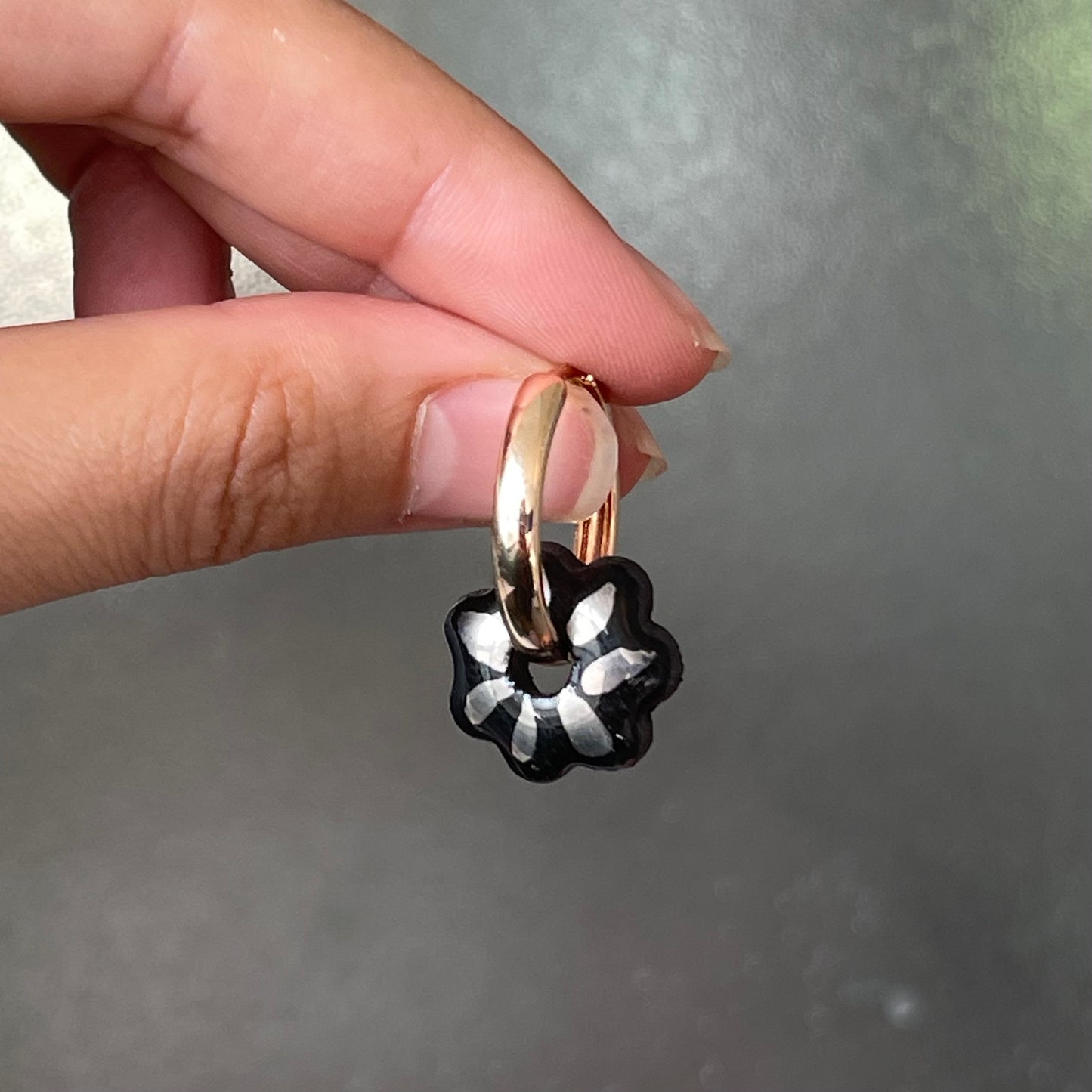 BO888 mini fleur noire et argent