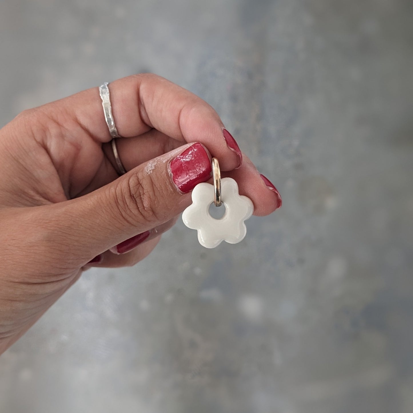 BO666 porcelain daisy