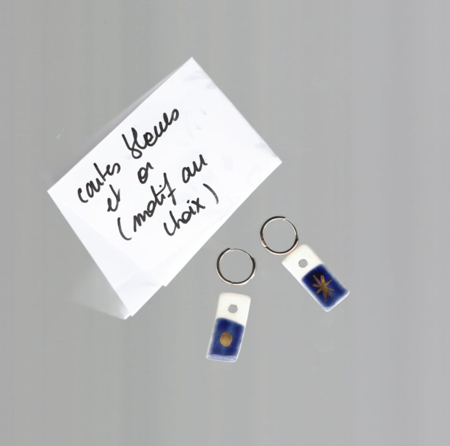 BO111 carte bleue et or