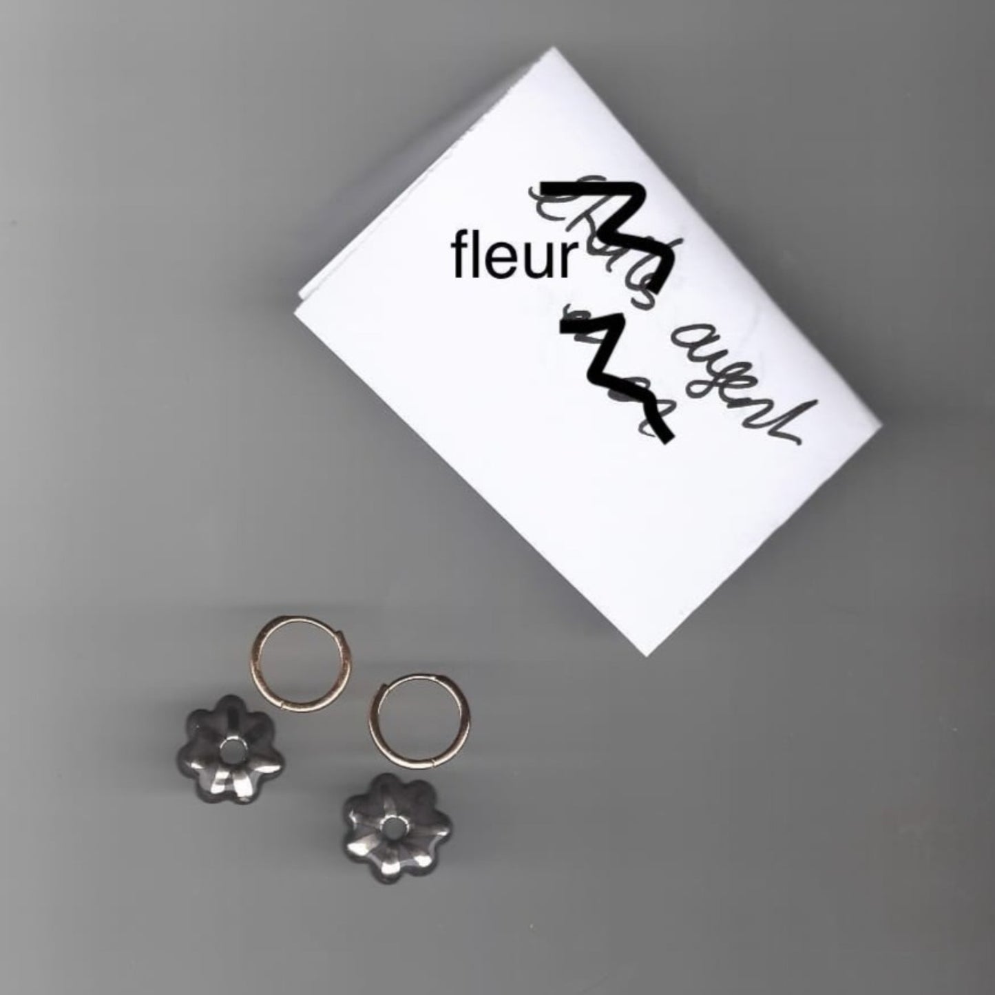 BO888 mini fleur noire et argent