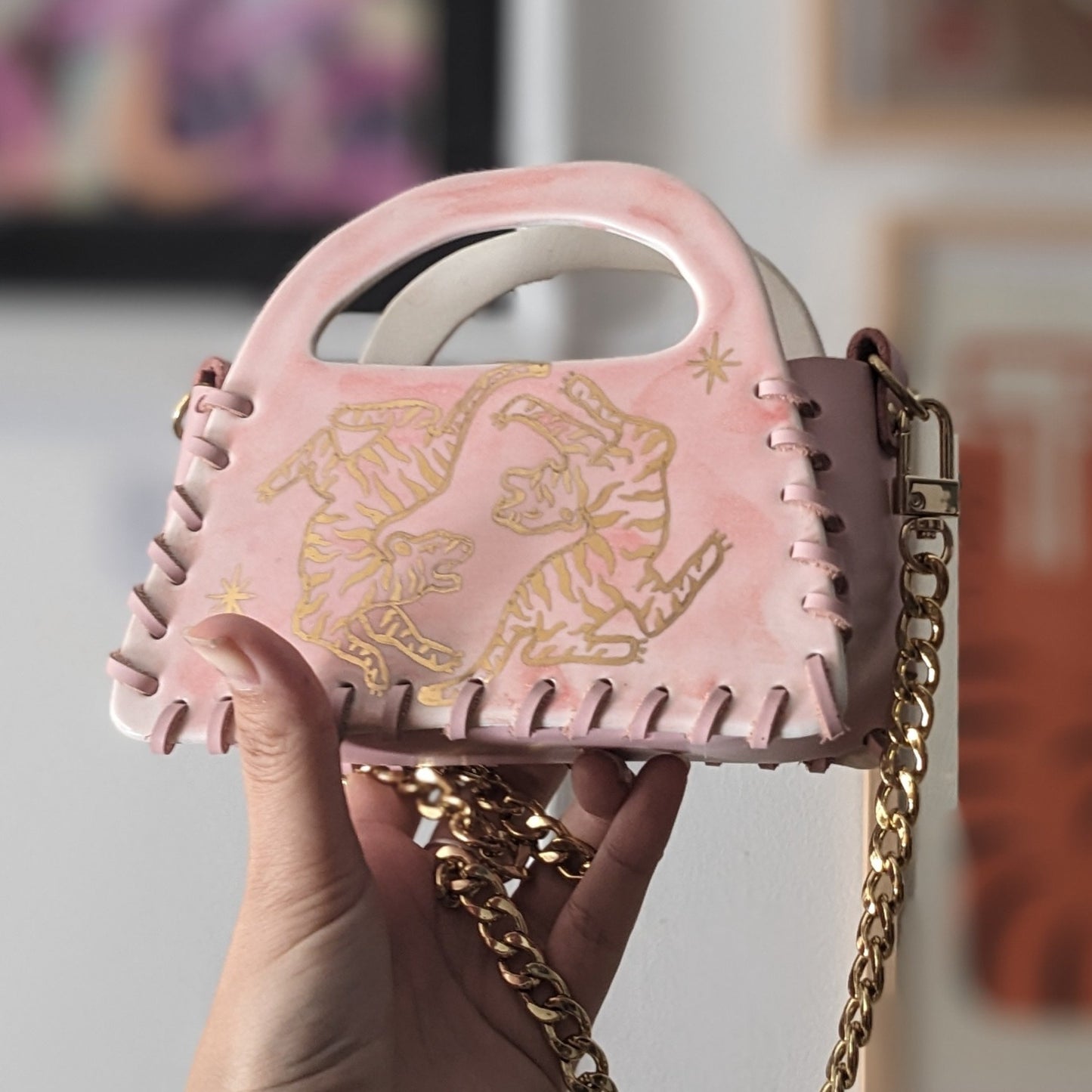 sac en porcelaine et cuir upcyclé  tigre rose